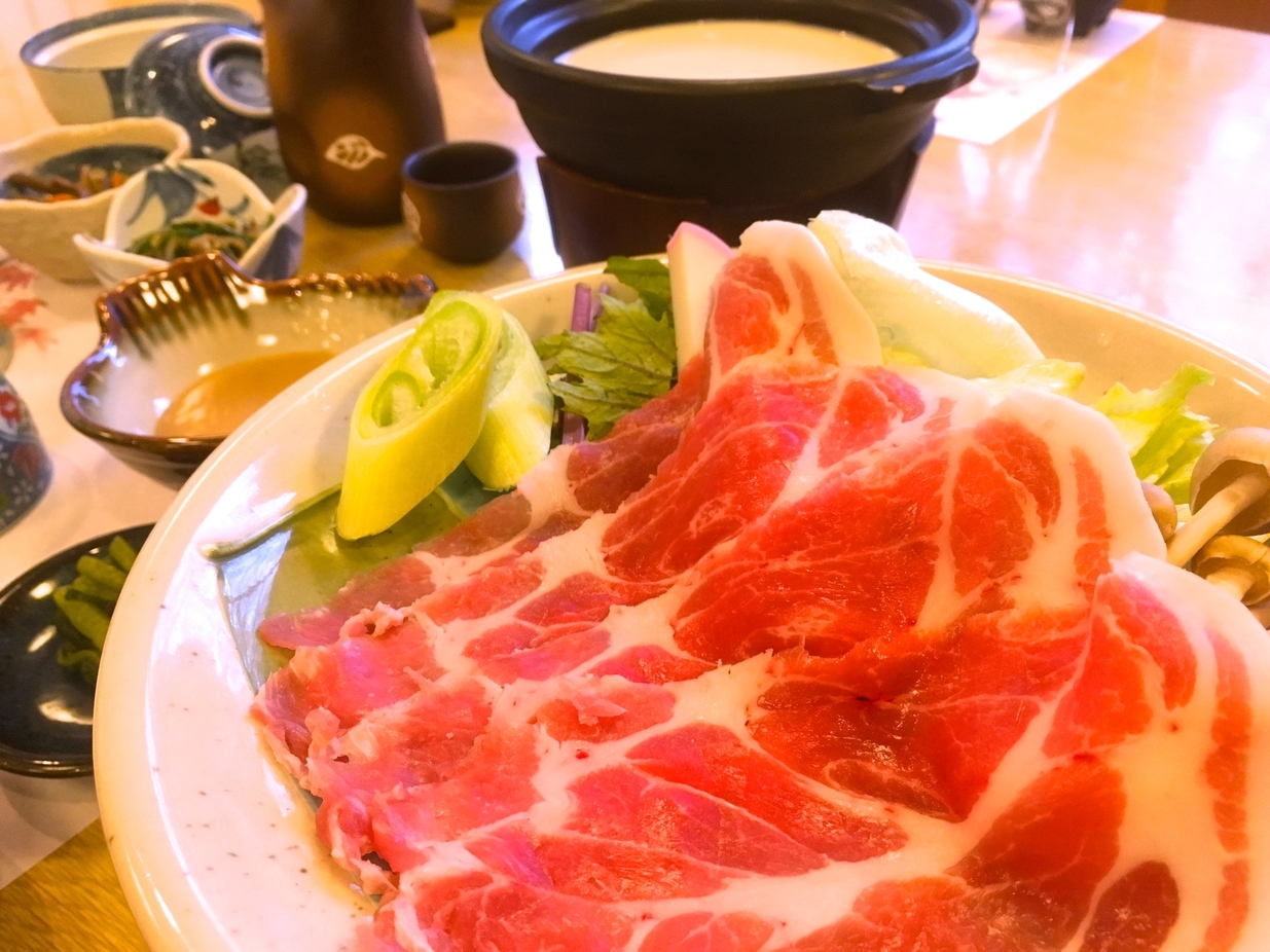 【楽天期間限定プラン】白馬豚の豆乳しゃぶしゃぶと乳白色の温泉を味わう旅