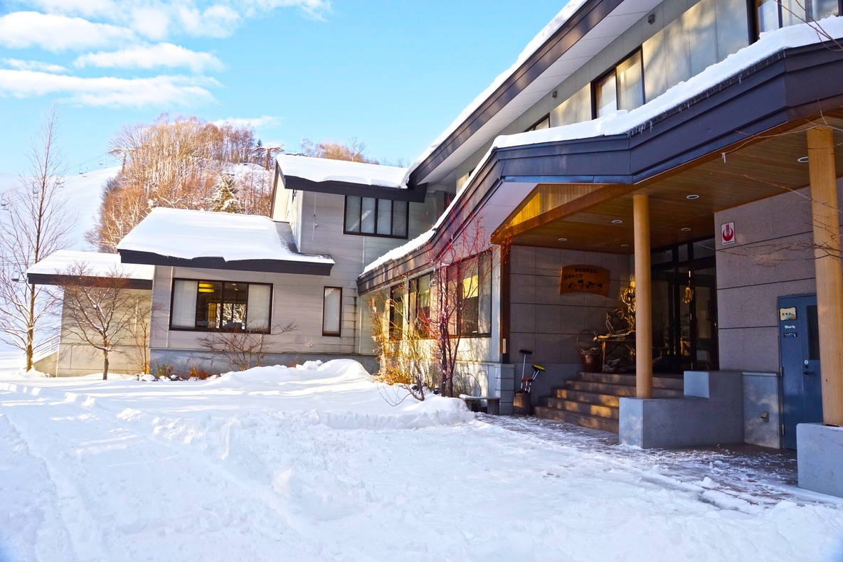 【２食付き】ゲレンデ直結の宿　白馬豚の豆乳しゃぶしゃぶと乳白色の温泉を味わう旅