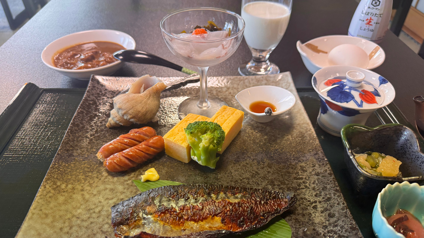 【1泊朝食付】朝食はメインの他、選べる小鉢＆ハーフバイキング 