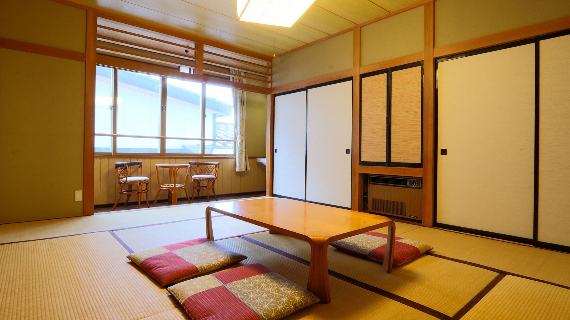 【和室10畳】ご家族でのご滞在におすすめのお部屋です