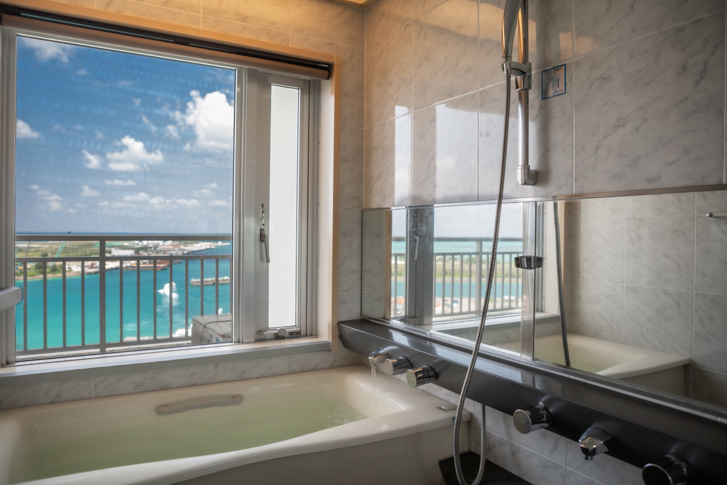 スイート　バス