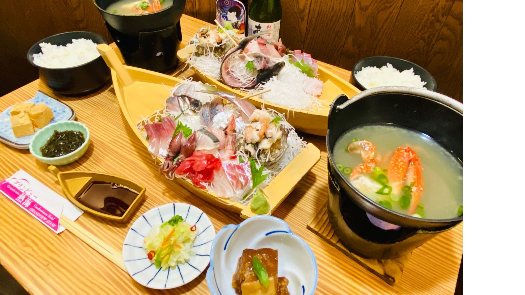 【お部屋で夕食付】鮮魚店直送の地魚が人気！お一人1台の新鮮な舟盛定食をお部屋にお届け♪（夕食のみ）