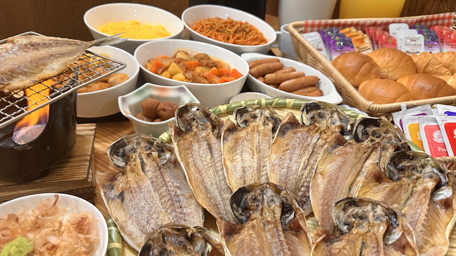 【朝食ビュッフェ付】おかわり自由♪和洋の軽食ビュッフェ！鮮魚店直送の干物＆挽きたてコーヒーが人気！