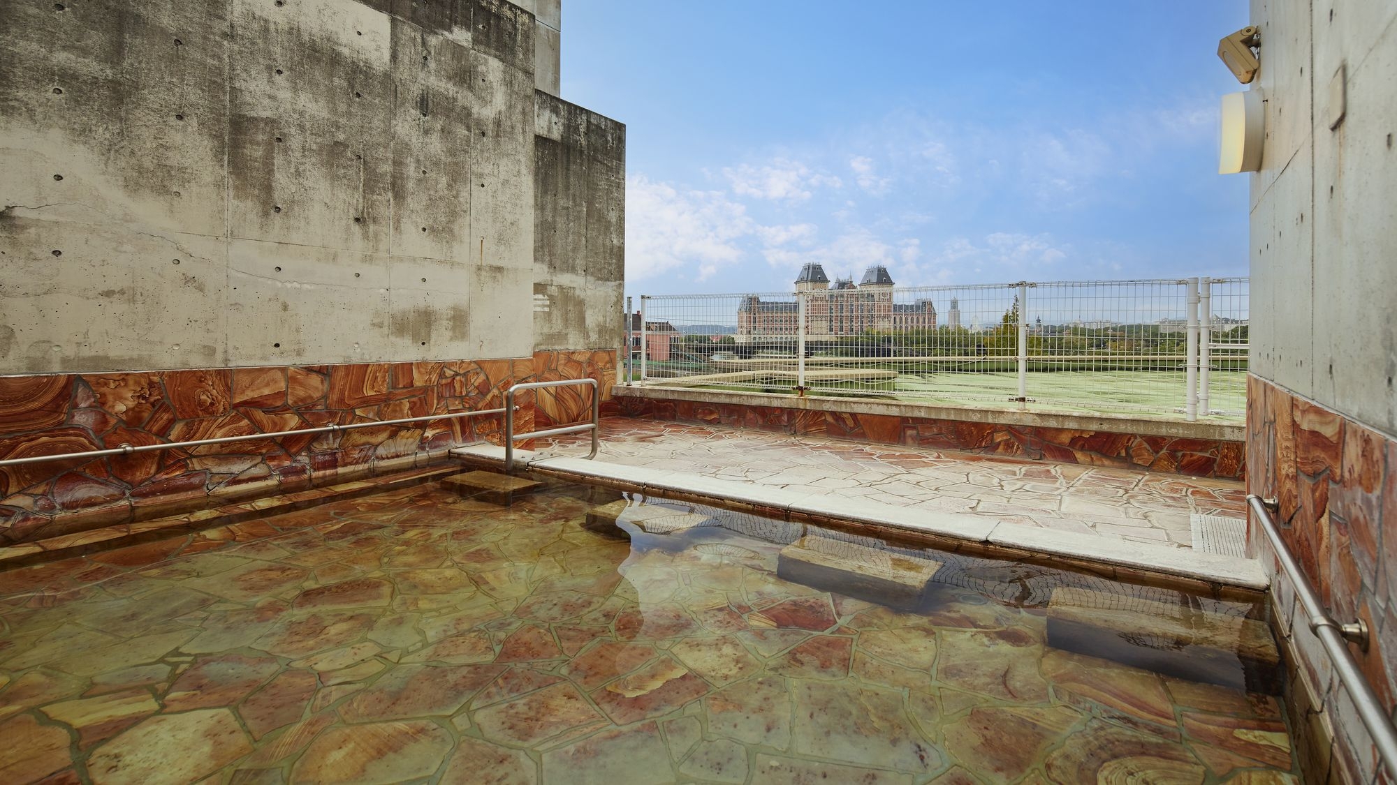 【ベストレート朝食付】JRハウステンボス駅から徒歩1分！アクセス抜群！小学生添い寝無料（朝食代別）