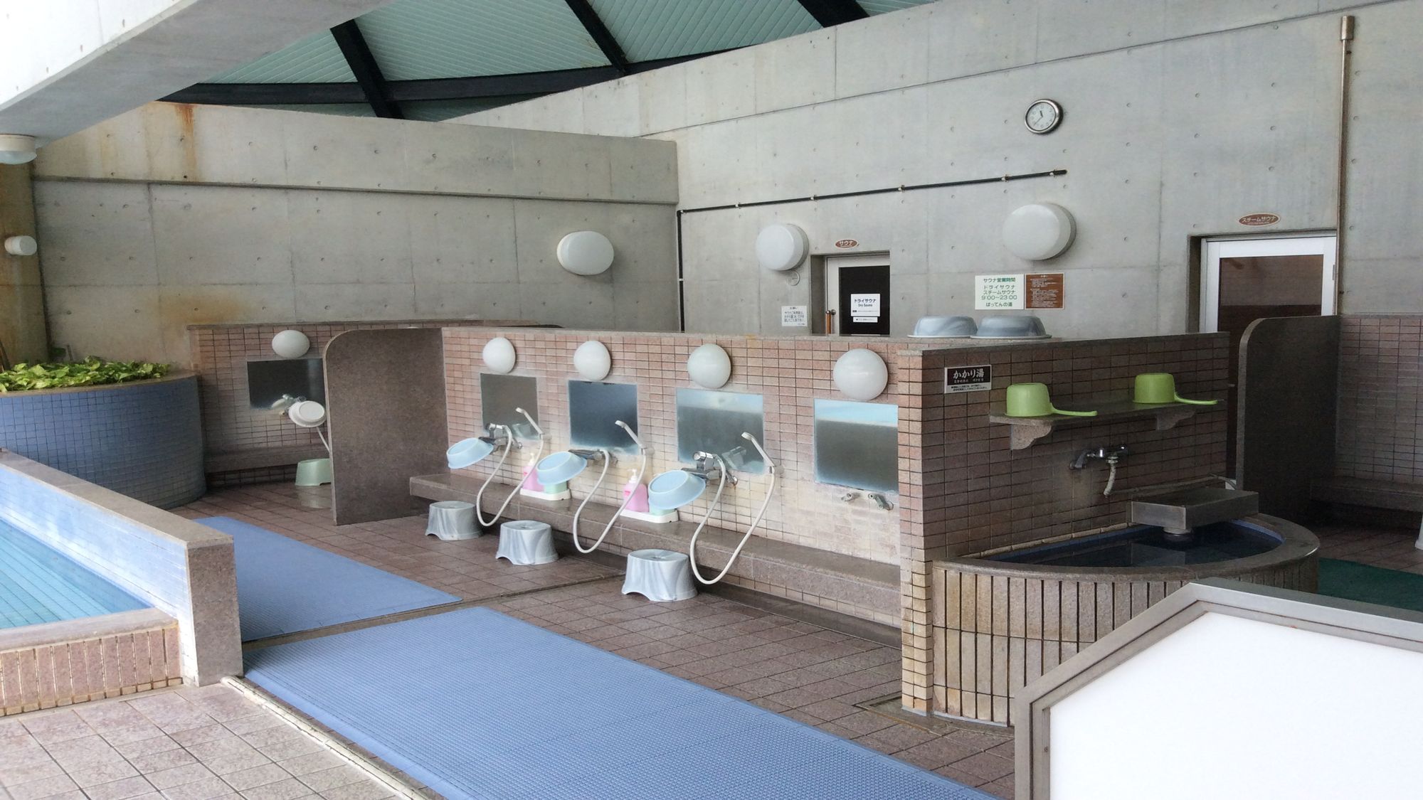 大浴場（洗い場）