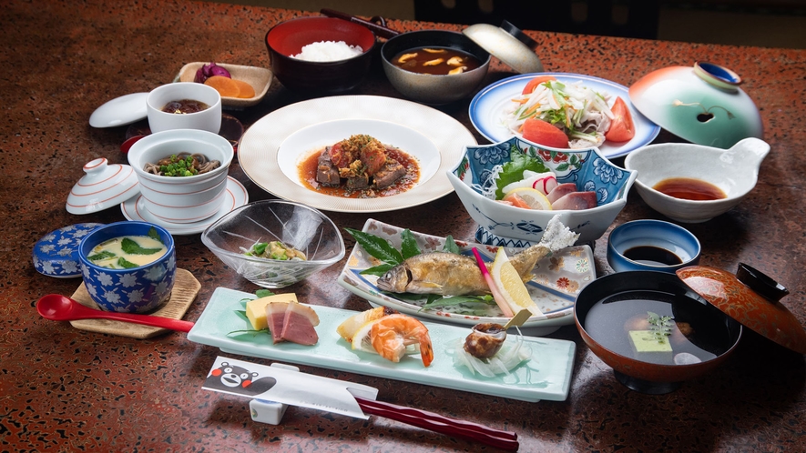 *（夕食一例）熊本の季節の味覚をご堪能いただける約10品の会席料理です。　