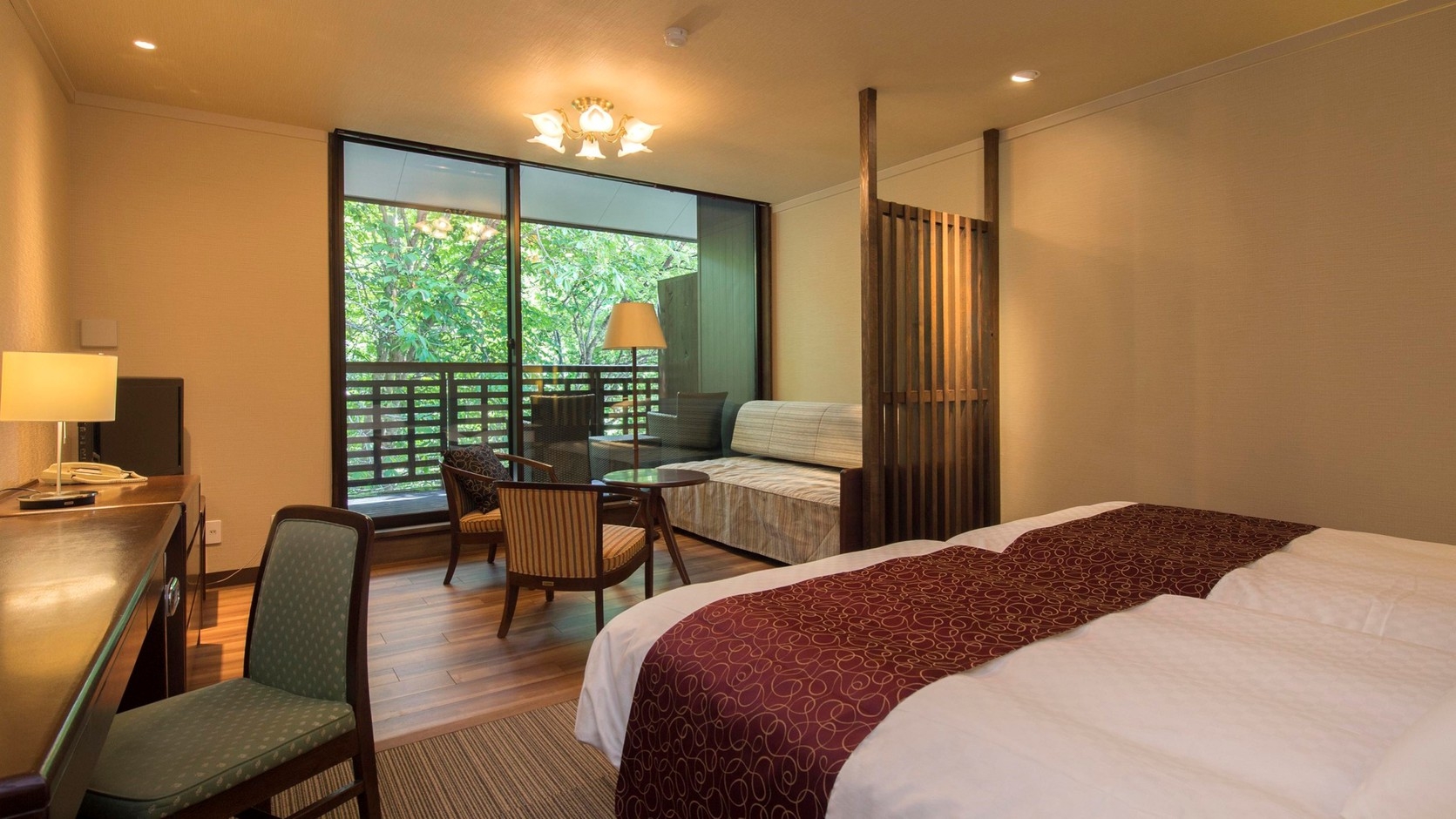 わんランク上の寛ぎ!テラス付モダンルーム【3階禁煙33平米】