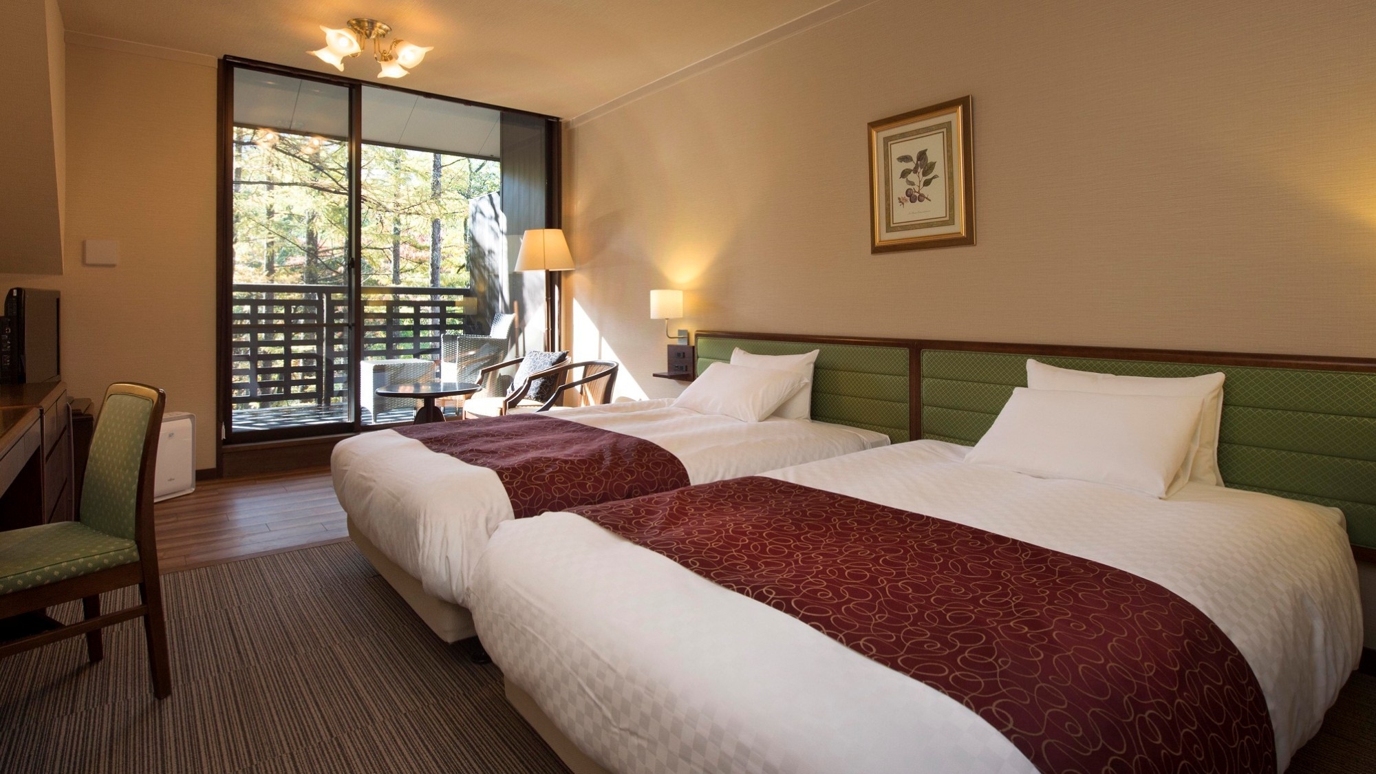 わんランク上の寛ぎ!テラス付モダンルーム【3階禁煙27平米】