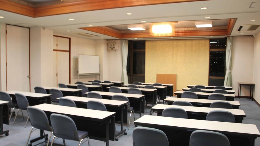 *【会議室(竹生島)】当館には3種類の会議室がございます。人数・用途に応じて事前に御予約下さいませ。