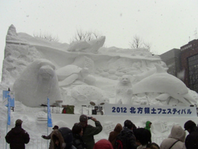 大雪像「雪の水族館」