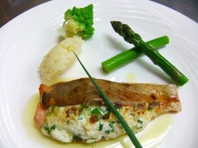 フルコースディナー(魚料理)｜鮭のリコッタチーズ挟み