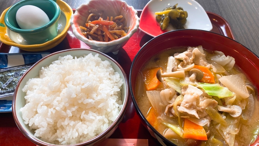 【朝食付き】一日の活力に♪ほっと温まる豚汁が人気の朝食付きプラン