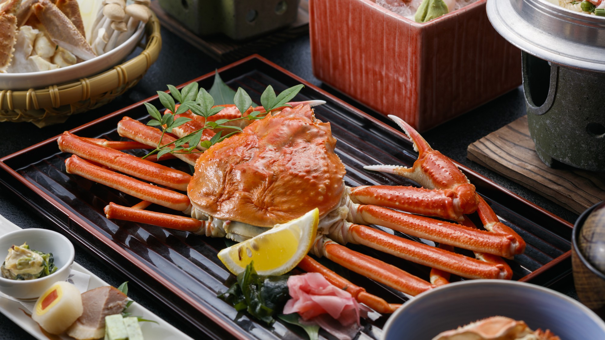 【蟹尽くし会席】“冬の王様”蟹を贅沢に堪能。かに刺し・茹でガニ・カニ鍋・天ぷらなど至福の6品で味わう