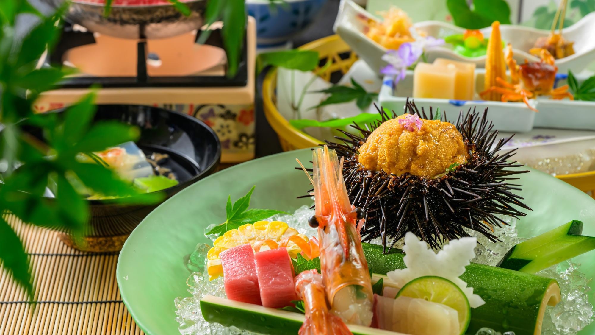 【夏の平日限定】伊香保リトリート〜万葉館・庭園露天風呂付客室と個室食事処で寛ぐ
