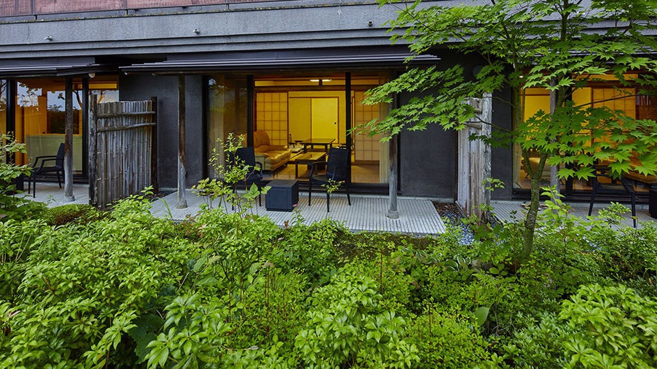 外から見た庭園付き客室。プライベート感のある特別な空間です。