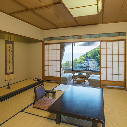 The rooms overlooking the stone steps can also enjoy a different atmosphere of Ikaho.
