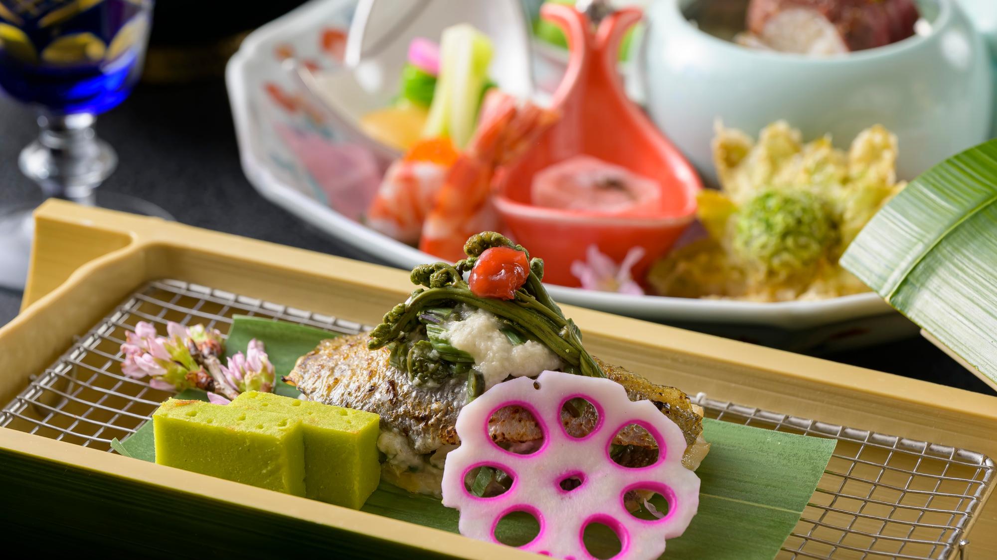 緑や桃色に彩られたお料理が春らしい逸品。福一のお料理にも春の気配が。