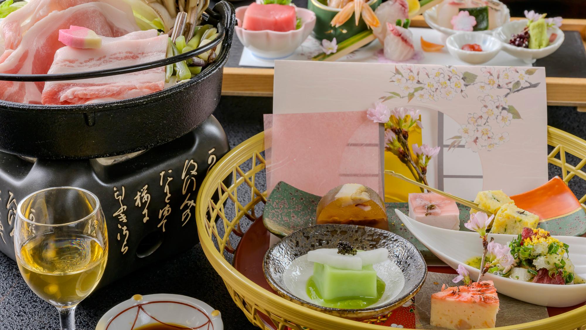 息を呑む美しさ、そして美味しさに魅了されるお料理の数々。春のことほぎ膳より。