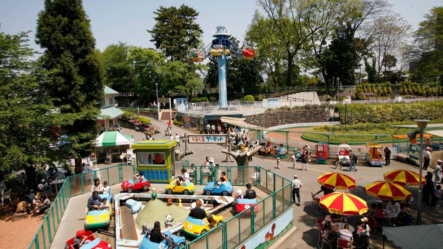 児童遊園　るなぱあく。昔ながらのレトロな感じが楽しめる遊園地です。