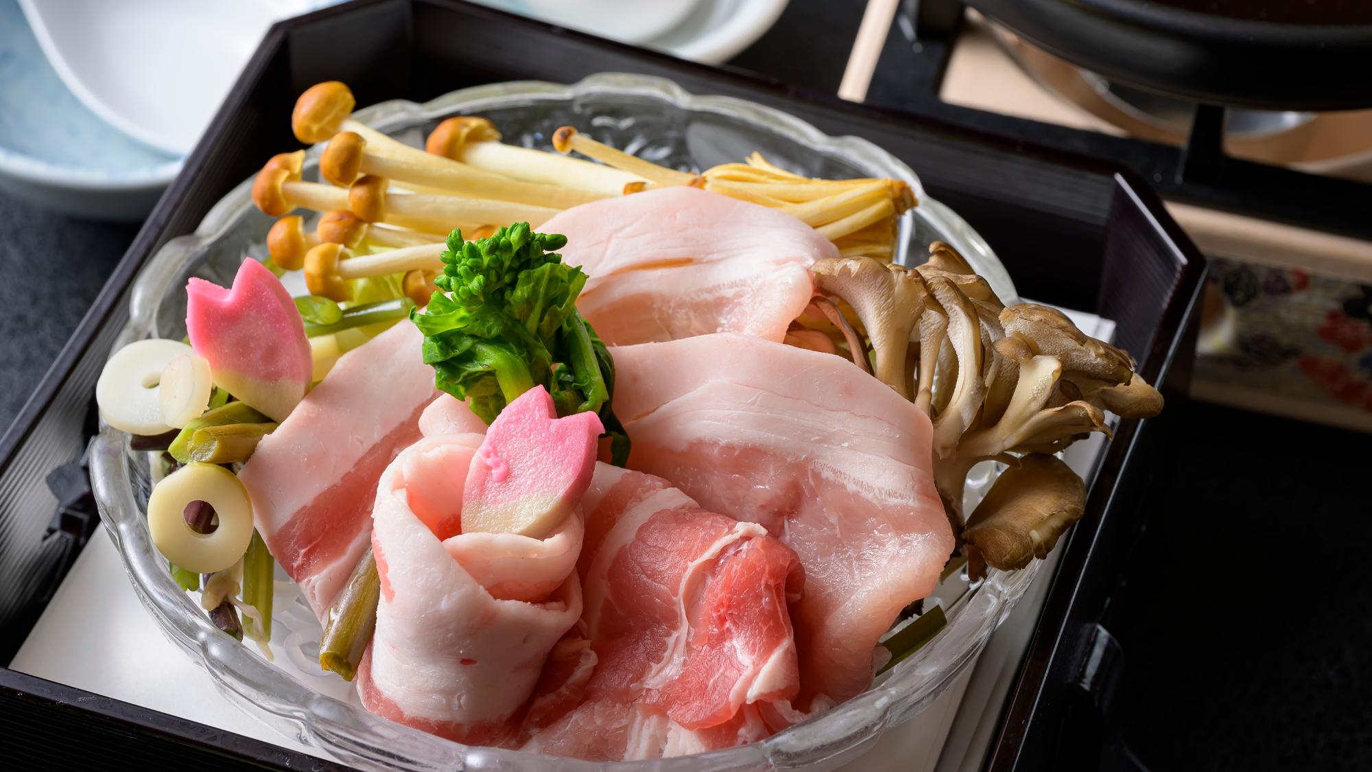 冬を越え、モノトーンな景色が色づく季節。福一のお料理も華やかな春の献立に。