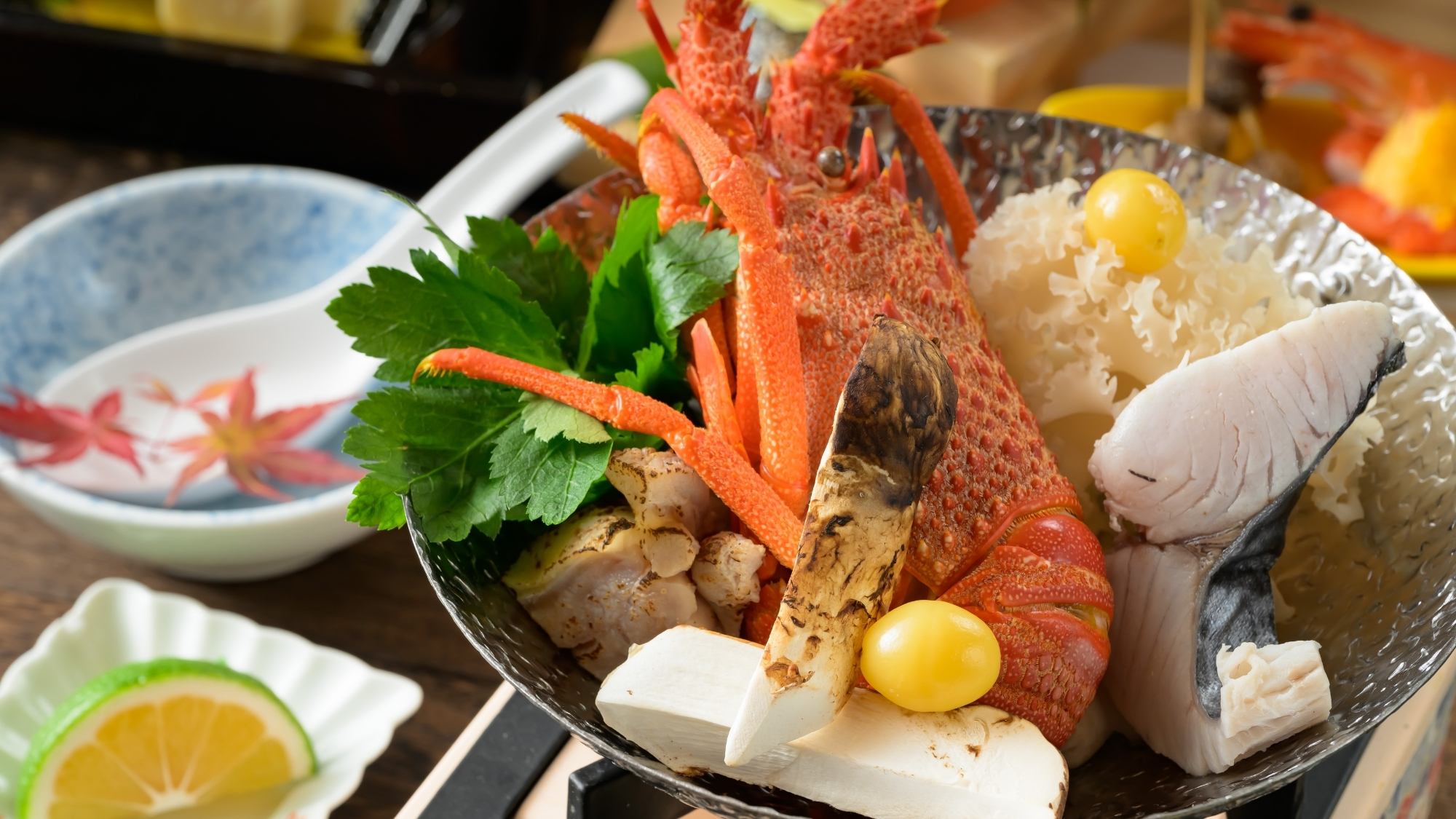 伊勢海老に松茸と、贅を尽くした福一の秋の一品。秋の万葉創作和会席より。