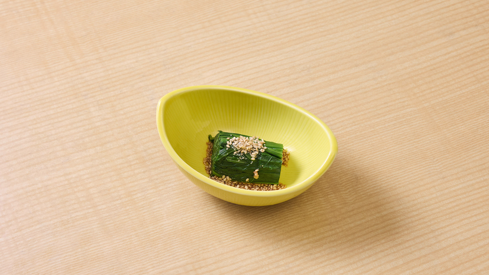 ・【朝食一例】体に優しい和の小鉢、おひたし。素材の味を活かした、上品な一品です