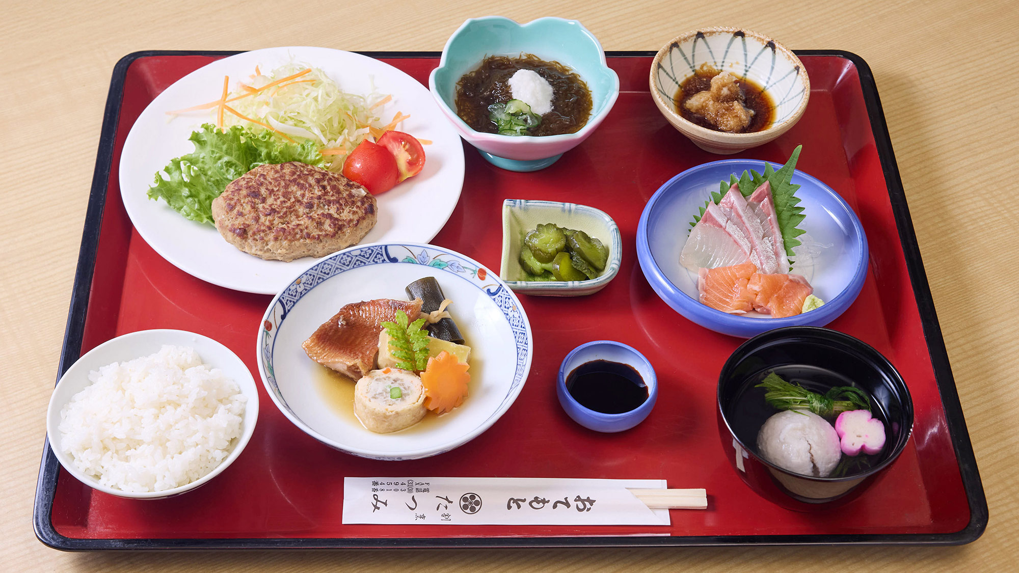 ・【夕食一例】洋食から和食、新鮮なお刺身まで。彩り豊かな夕食で、心ゆくまでお楽しみください