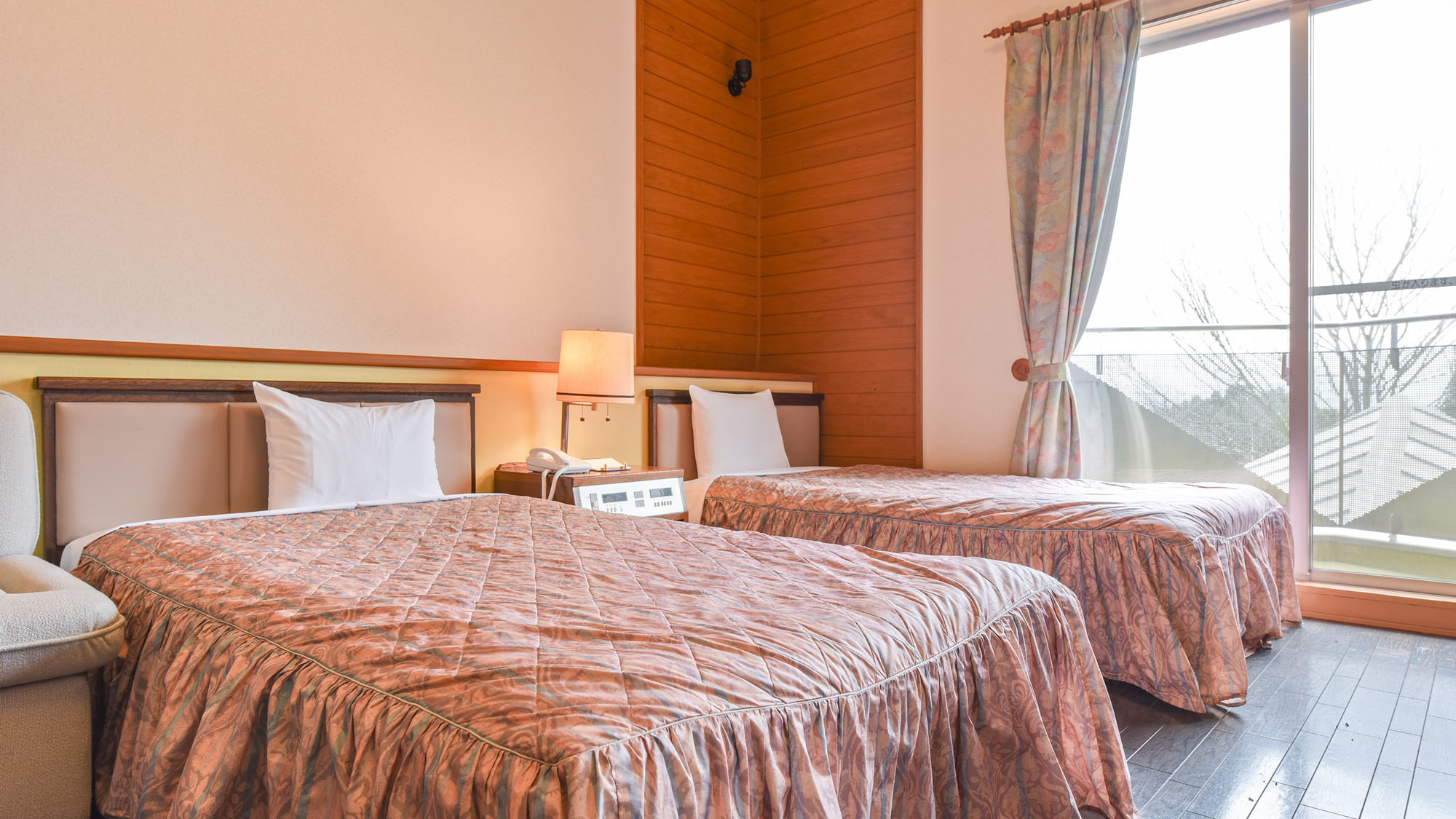 *【洋室一例】ツインのお部屋にエキストラベッド２つで4名様までご利用頂けます。