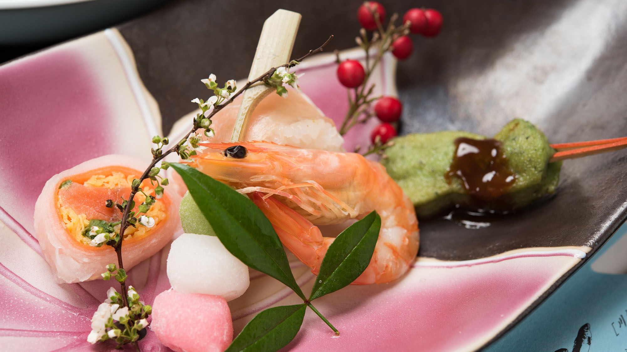 *【夕食一例】季節の食材を使った会席をどうぞ。