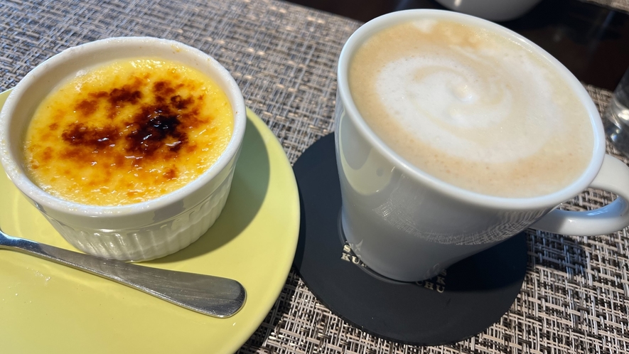*【周辺観光】日替わりデザート一例。写真はクリームブリュレ♪コーヒーと一緒にホッと一息。