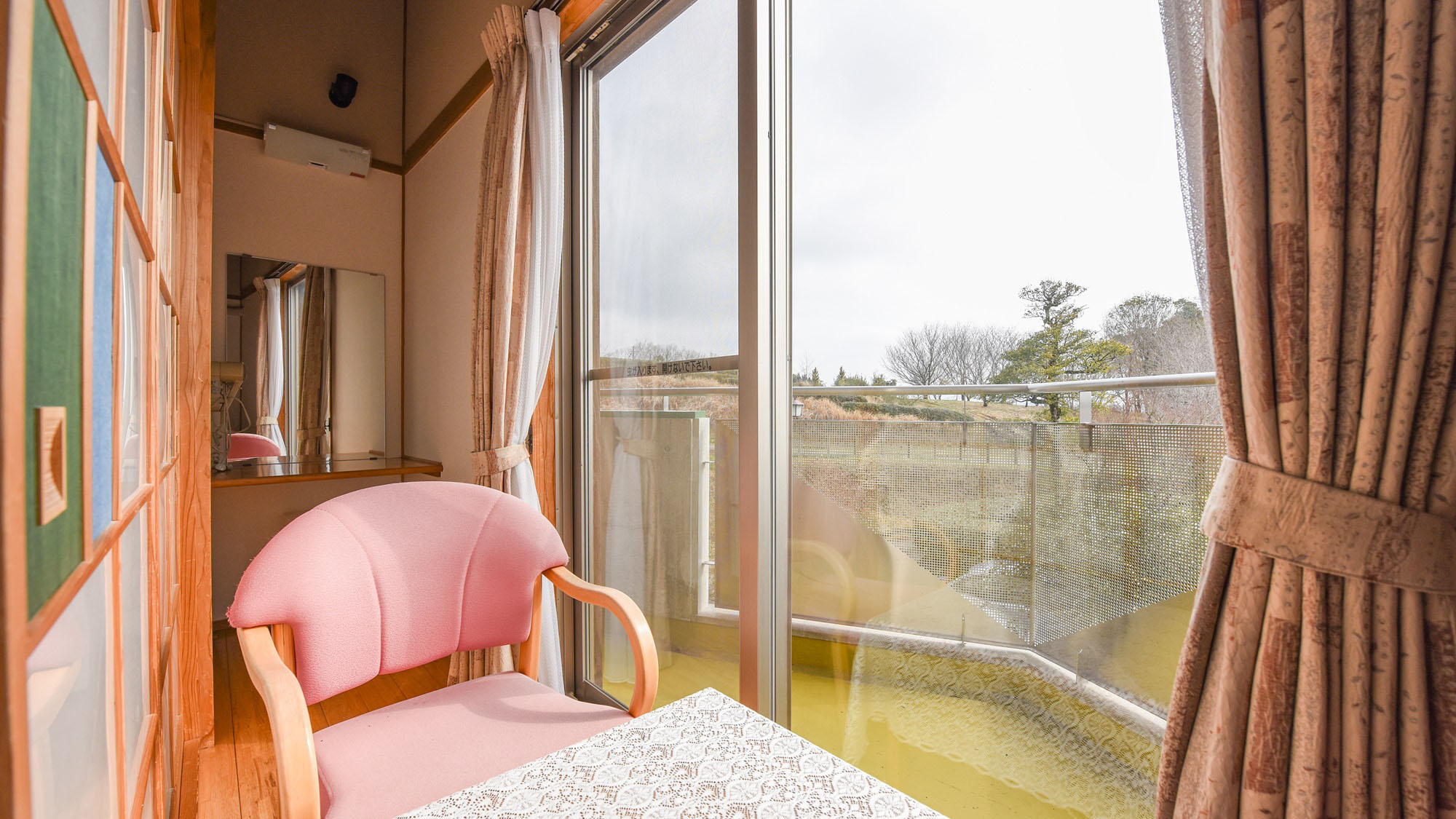 *【和室10畳一例】広々した和室でお寛ぎください。