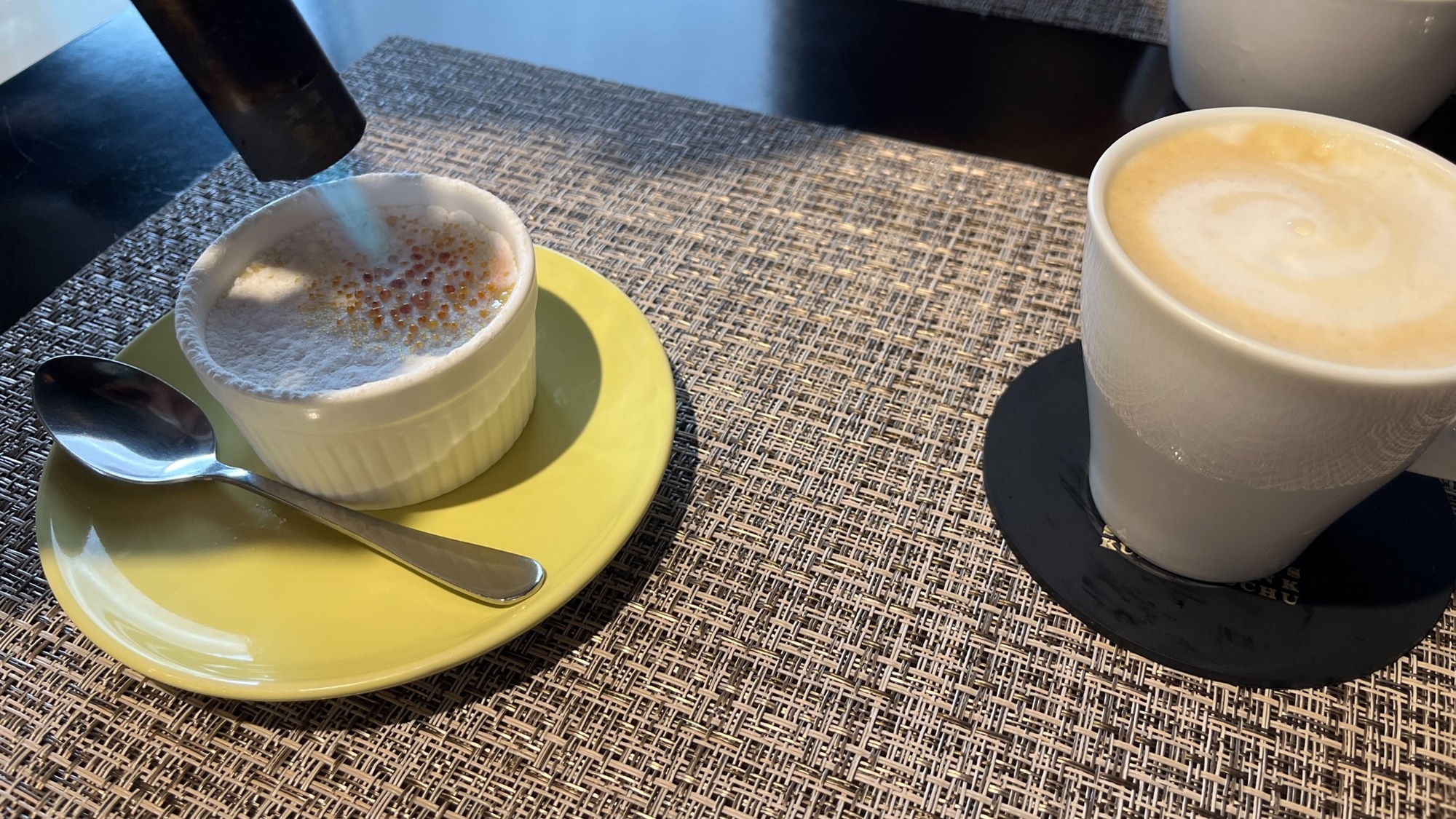 *【周辺観光】日替わりデザート一例。マスターが目の前で仕上げをしてくださいます。