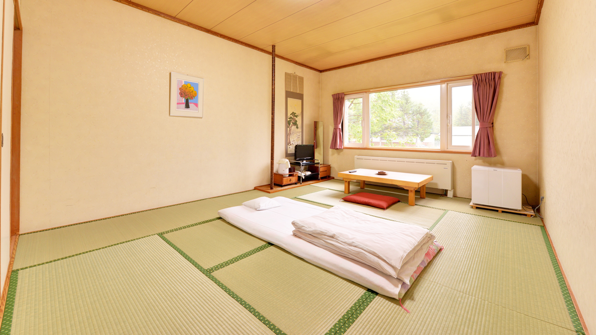 *和室6畳～8畳トイレ無し（客室一例）/心なごむ和室のお部屋。窓を開けて心地よい北海道の風を感じて。