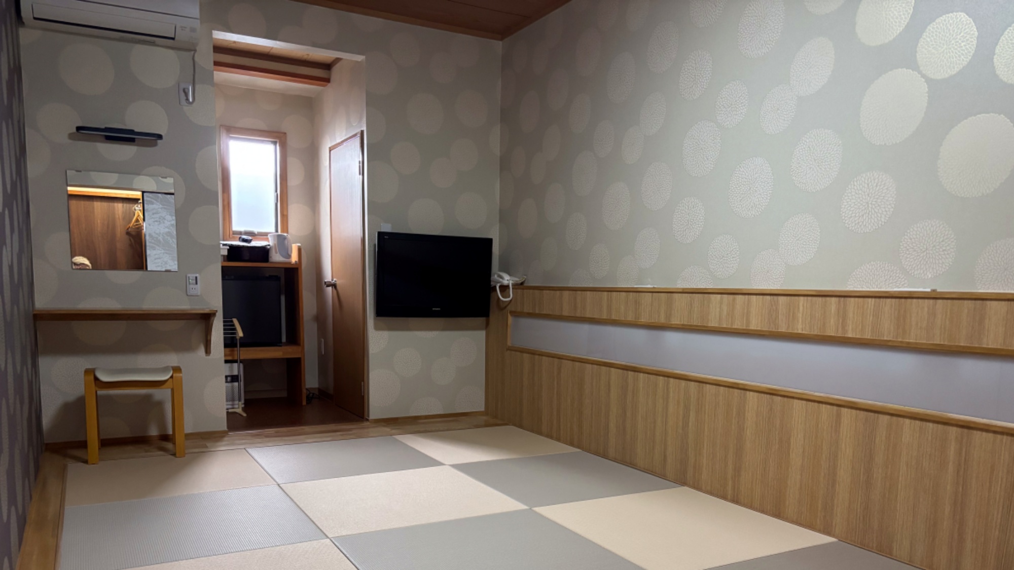 【和室7.5畳】広々としたお部屋なので、お子様連れの方もゆっくりまったりお過ごしいただけます。