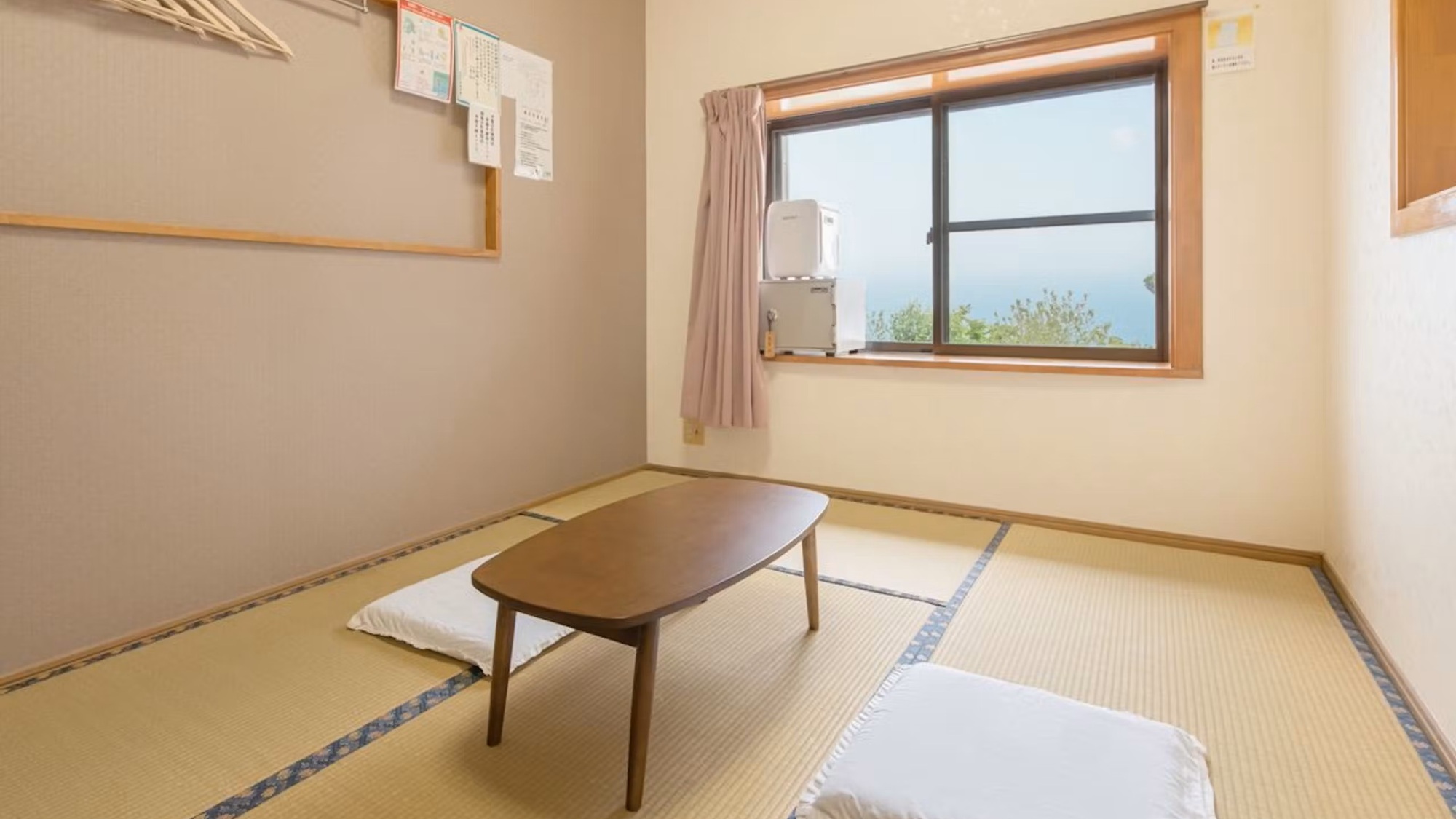 【海側和室6畳】1〜2名で泊まれる民宿らしいシンプルなお部屋。