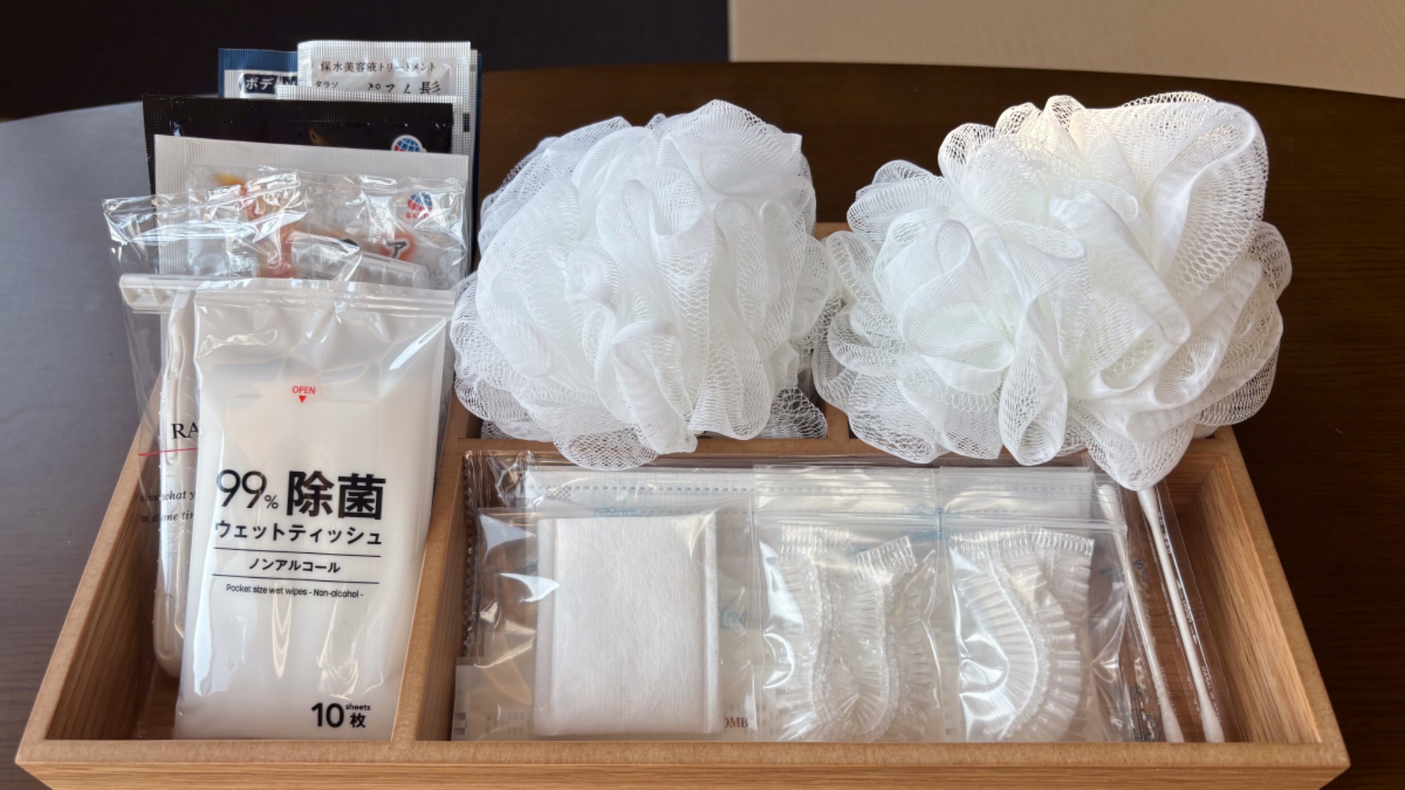 【アメニティ】バス付のお部屋と貸し切り風呂にのみご用意しております。