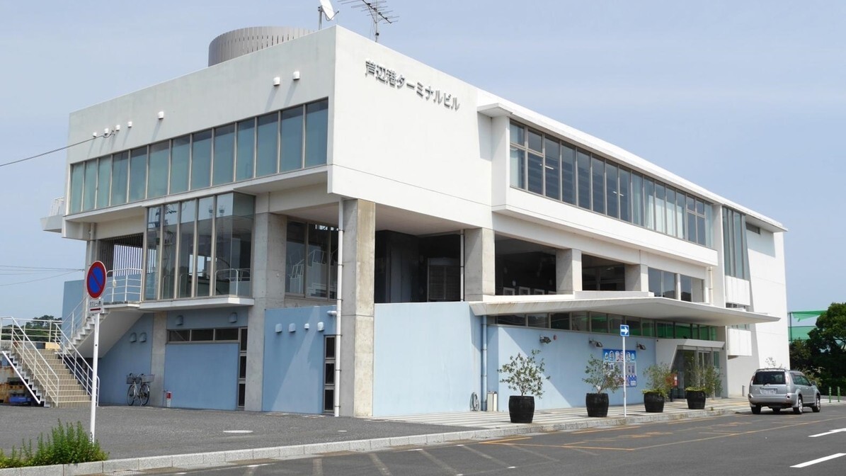 【芦辺港】壱岐島の東岸、長崎県壱岐市芦辺町にある壱岐の玄関港のひとつが芦辺港フェリーターミナル。