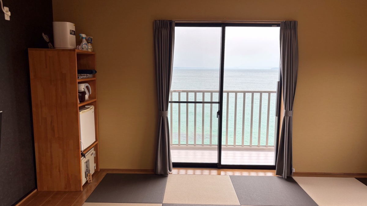 【海側12畳2Fバステラス付】お風呂付＆アメニティも一通り揃えているので最低限のお荷物でご宿泊可能