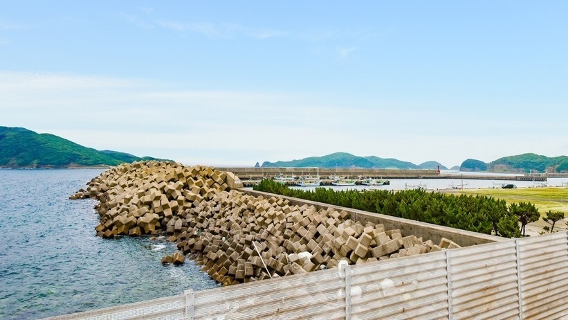 【勝本港/眺望一例】全国の釣り人の憧れ場所として有名な壱岐。夜の海に浮かぶ漁火もご覧いただけます♪