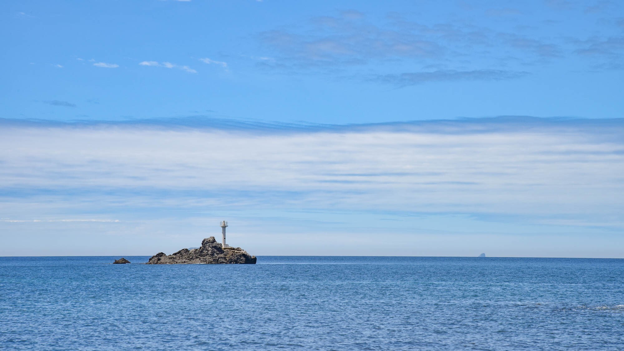 【壱岐郷ノ瀬灯台】日本の端っこ。壱岐の南部に位置する灯台。