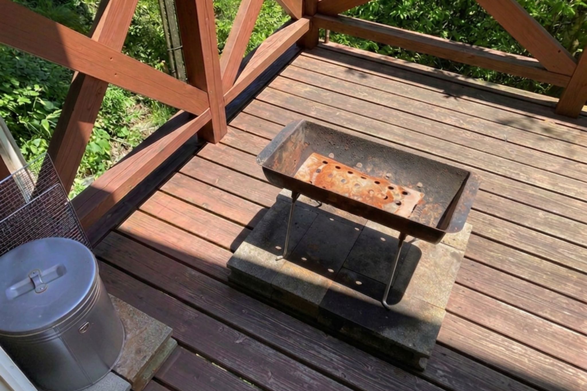 デッキのBBQスペース
