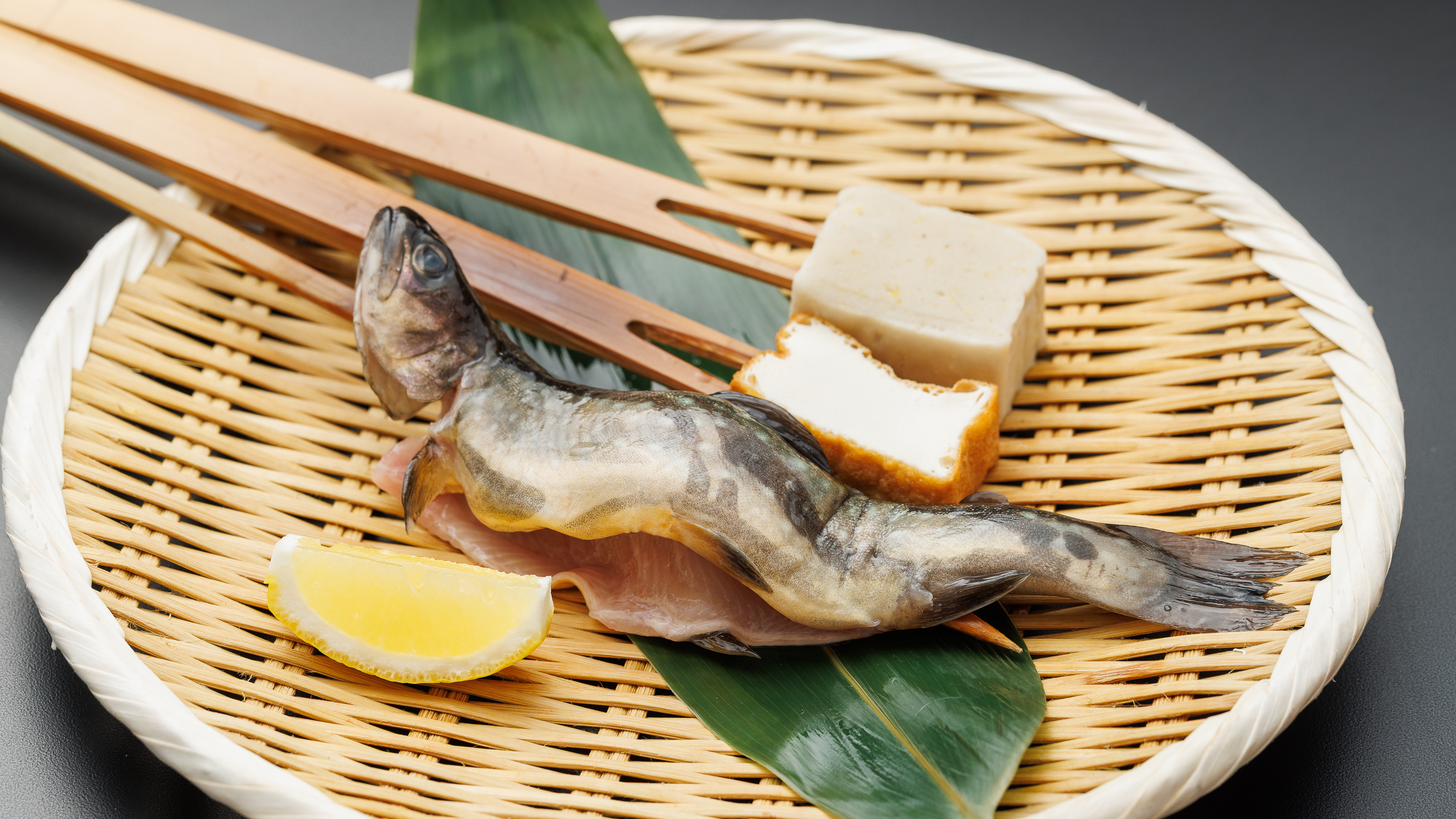 【焼き物（いろり）】岩魚の古代塩焼き、厚揚げ豆腐田楽、生麩田楽