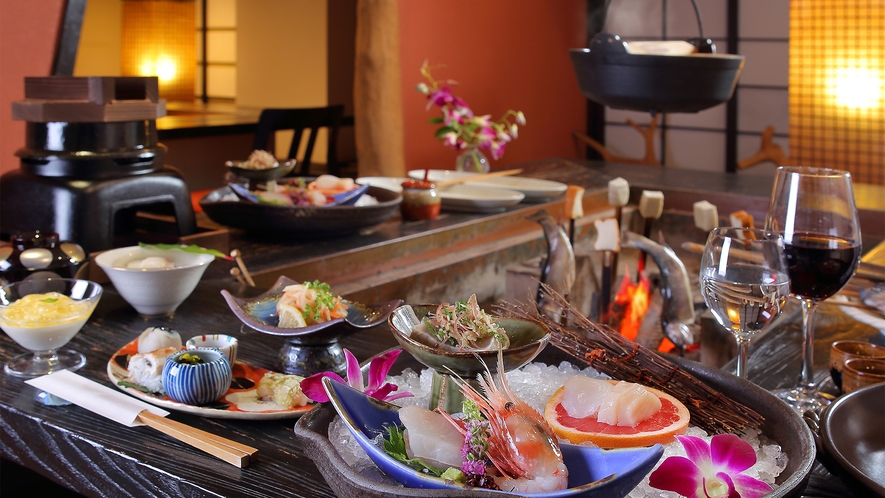 前菜や厳選されたお造りからデザートまで丁重に仕立てられたお料理が続きます。