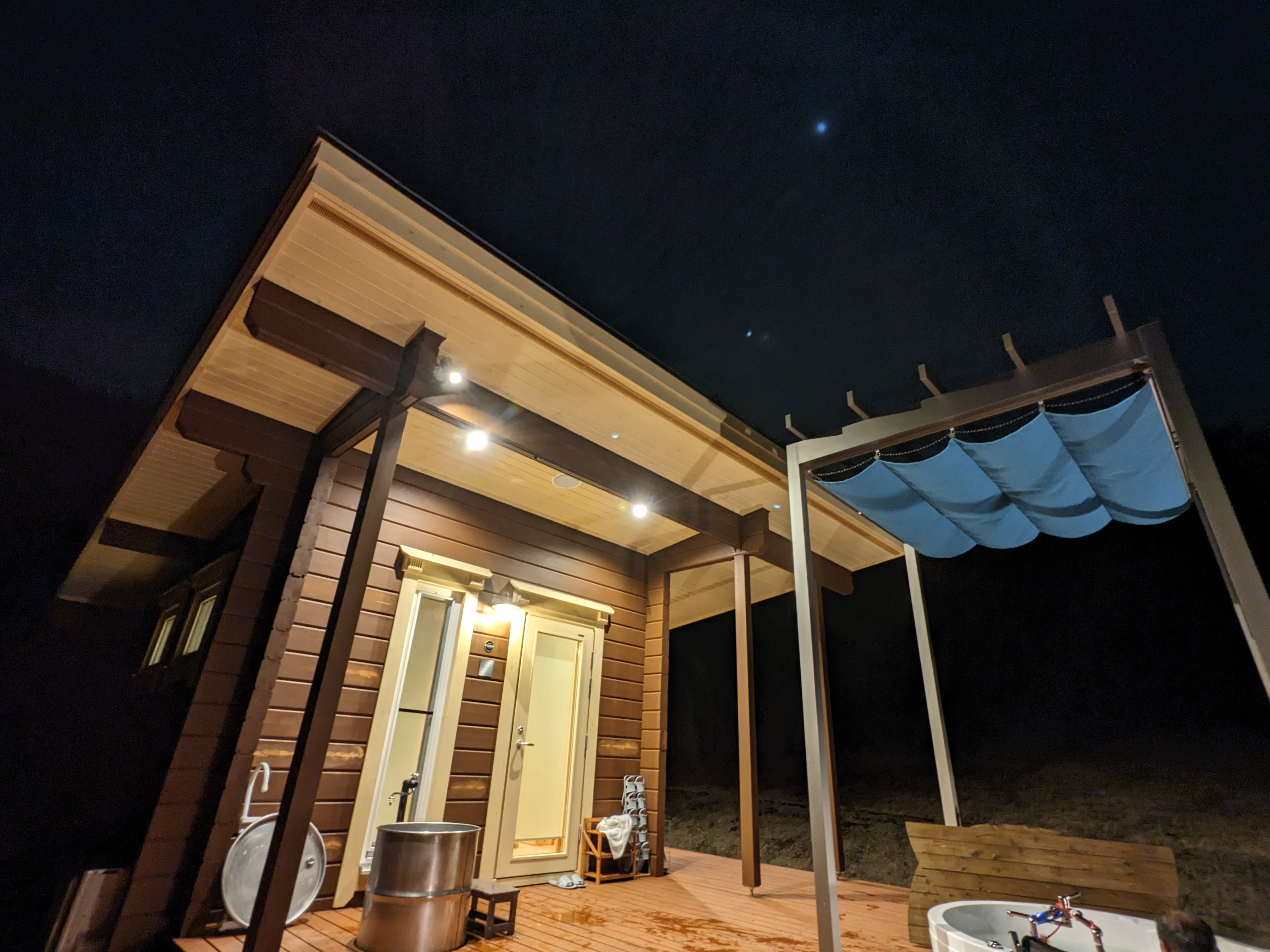 貸切サウナ夜外観