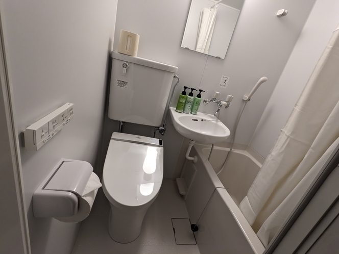 貸別荘ログハウス寝室内ユニットバストイレ