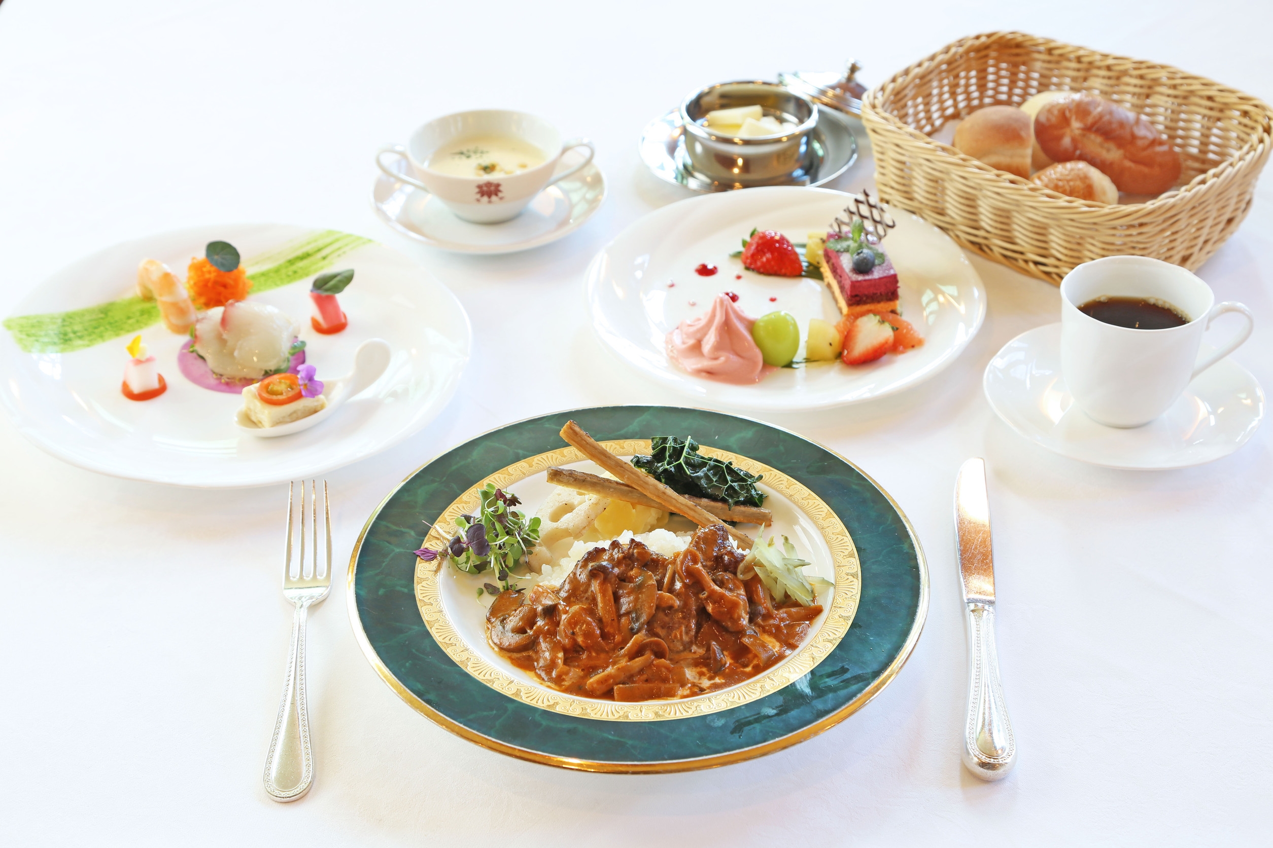 奥日光お手軽旅〜メイン料理1品のライトディナーコース（夕朝食付）