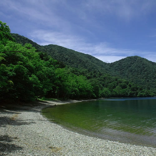 ทะเลสาบชูเซ็นจิ ริมทะเลสาบ