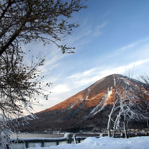 冬の中禅寺湖～男体山