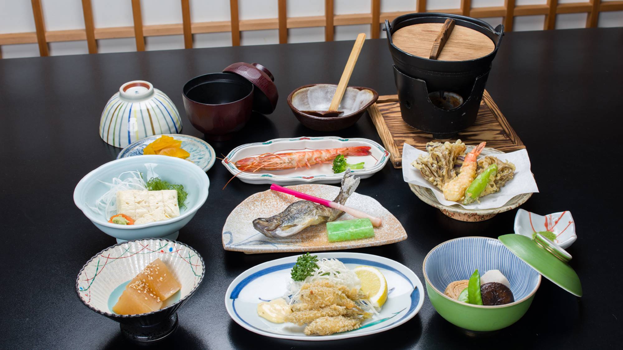 *夕食一例/ゆばをはじめ一つ一つ丁寧に調理したやさしい、素朴な味わいをご堪能下さい。