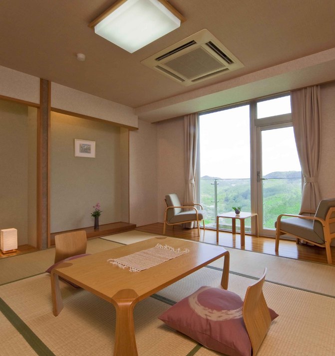 Japanese-style room (8 tatami mats)